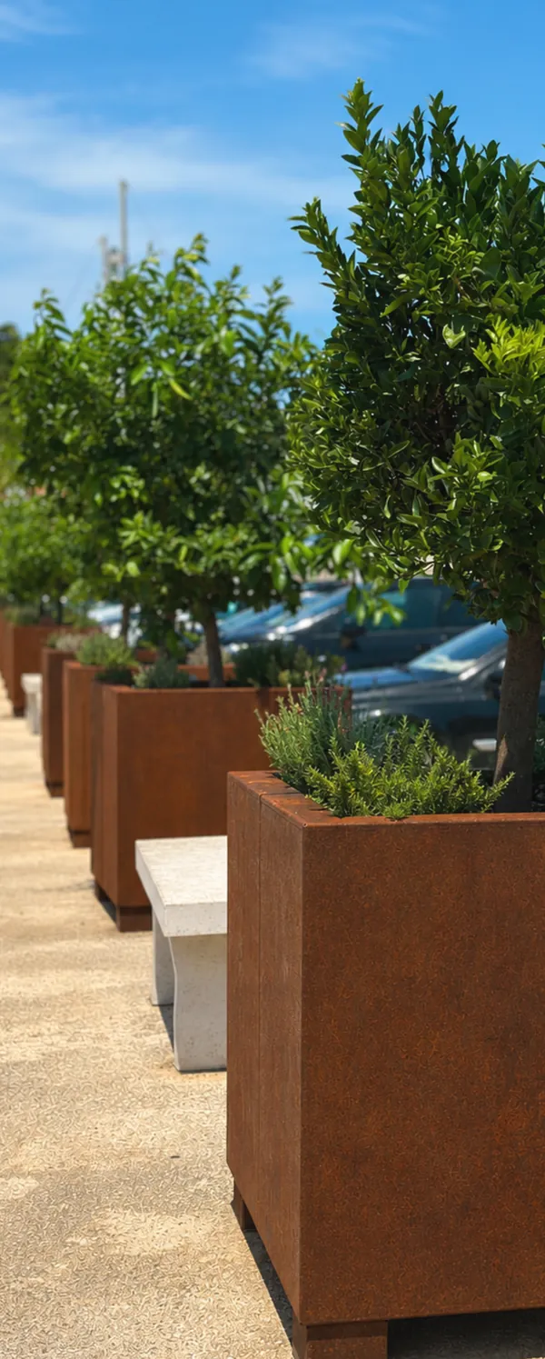 Corten tegle i žardinjere